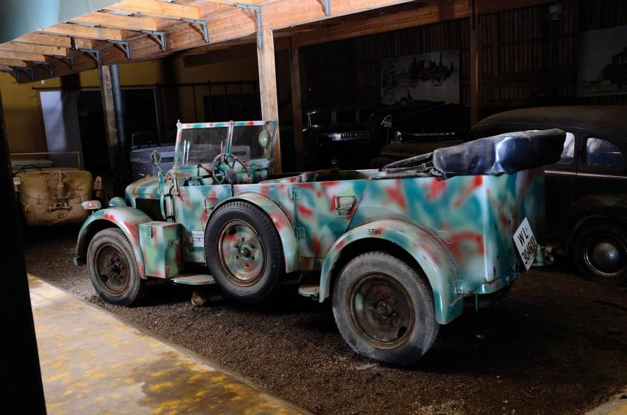  Horch Command & Control Vehicle (Kfz.15) 1940 года  (фото 6 из 6)